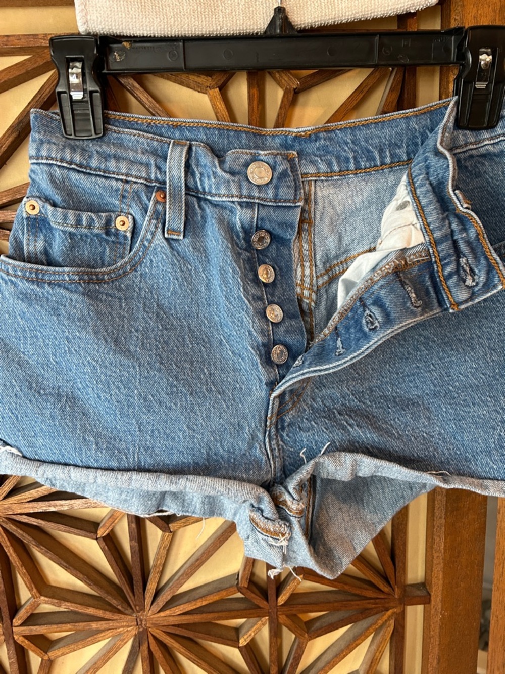 Levi's 501 button fly Light Blue Denim Jean Cutoff Shorts size 27 - Picture 4 of 5